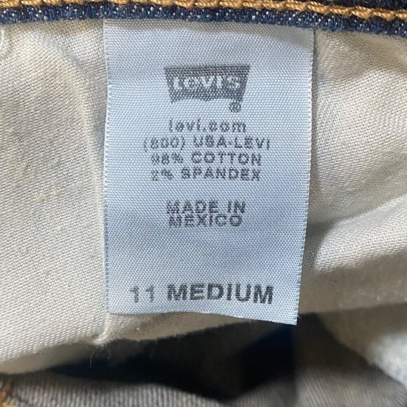 Levi’s 528 Curvy Cut Flared Denim Jeans in Blue Size 11 - Picture 6 of 6